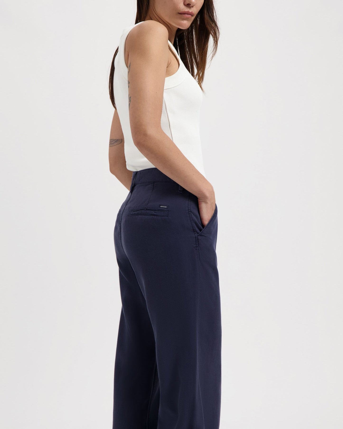 Kuyichi Thalia Chino aus Lyocell und Bio-Baumwolle