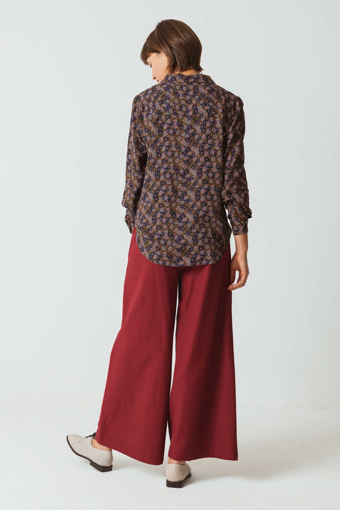 SKFK ASUNE Klassische BLUSE aus Viskose
