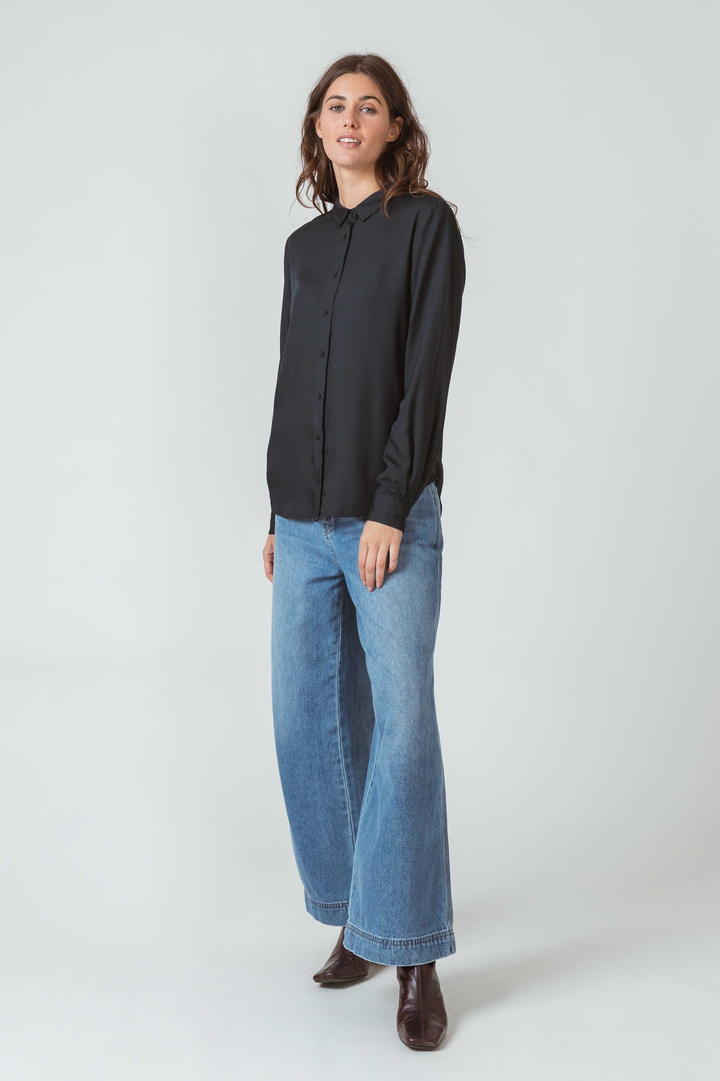 SKFK ASUNE Klassische Bluse in Schwarz