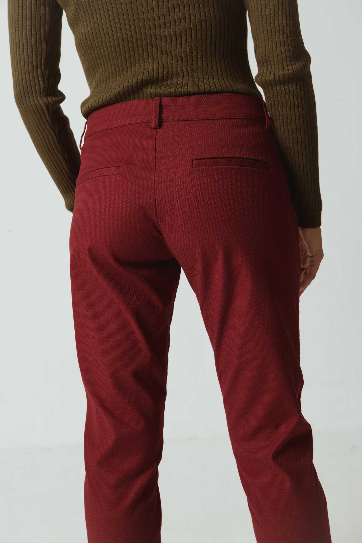 SKFK Landa schmal geschnittene Hose aus Stretch-Bio-Baumwolle