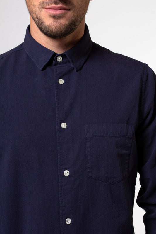 Kuyichi Nico Oxford Hemd Dunkelblau aus Bio-Baumwolle