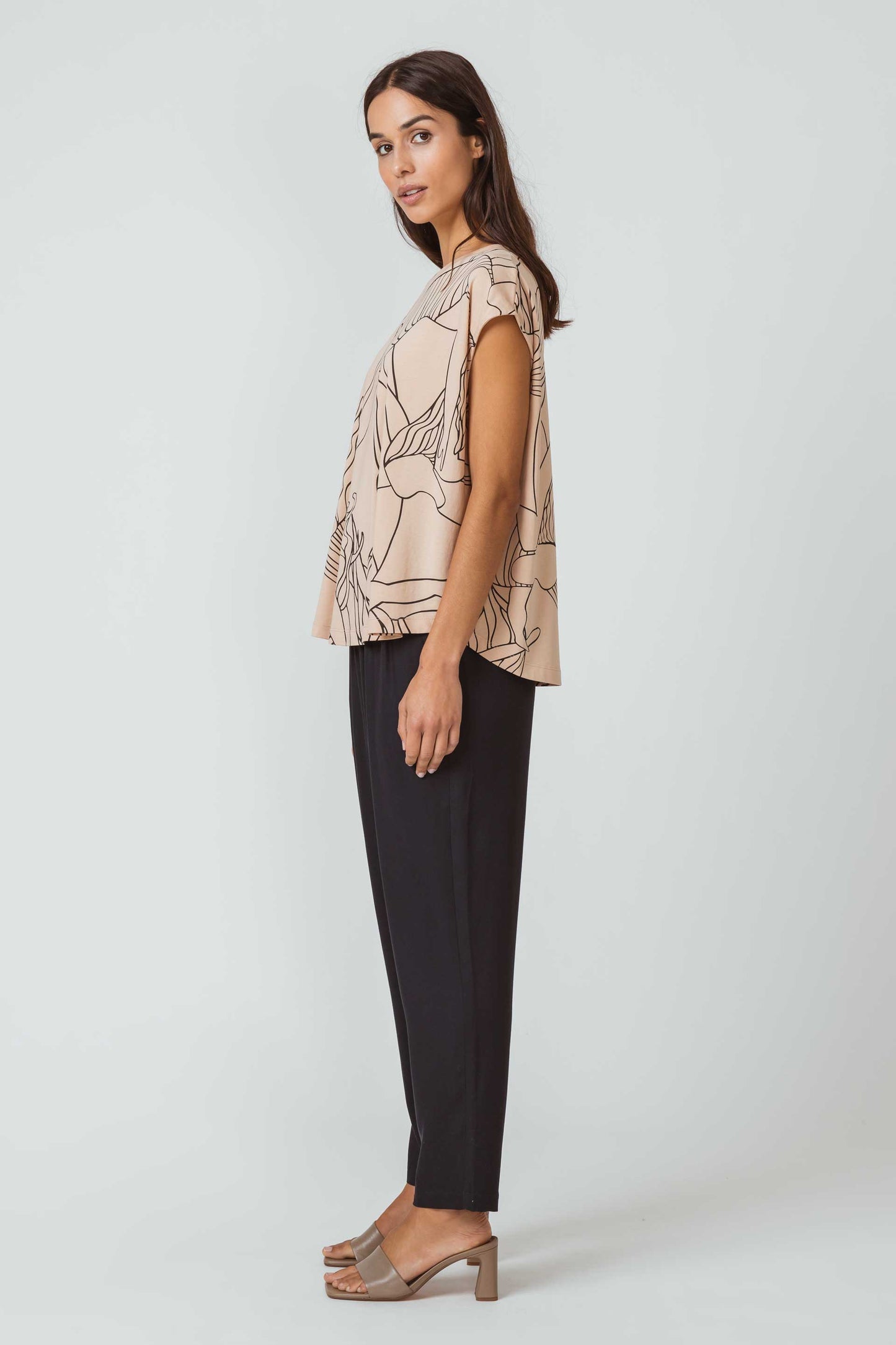 SKFK ALBIA Chino-Hose mit elastischem Bund und Eingrifftaschen (Women Trouser Black)