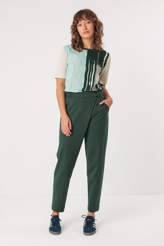 SKFK EZAMA Karottenhose aus bequemen Stretch-Stoff. Dunkelgrün