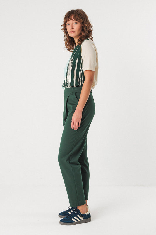 SKFK EZAMA Karottenhose aus bequemen Stretch-Stoff. Dunkelgrün