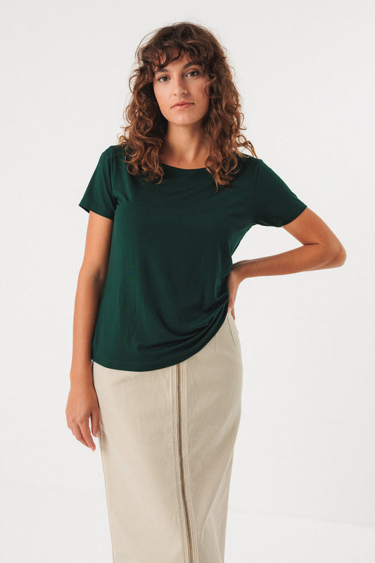 SKFK Zur-6 Kurzarm-T-Shirt mit U-Boot-Ausschnitt und schmaler Passform.