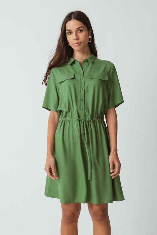 SKFK NEKAITZ Kleid mit Stehkragen, kurzen Ärmeln und Seitentaschen