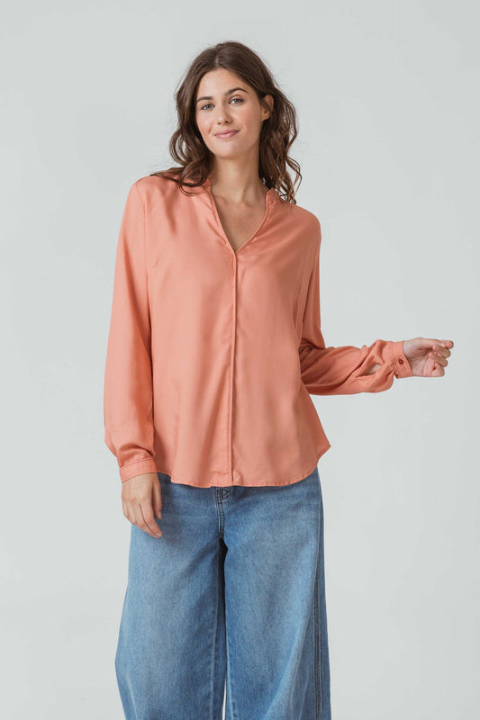 SKFK AZI Bluse mit femininen tunesischen Kragen, Coral