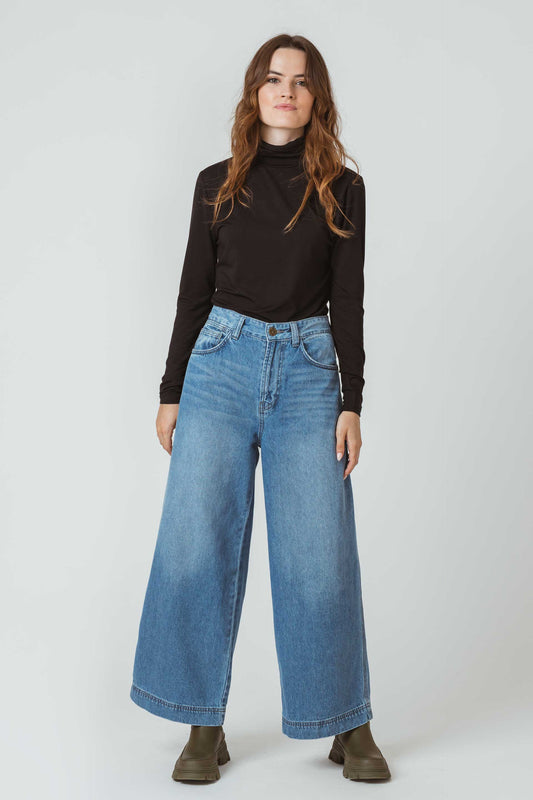 SKFK HOGEITAHAMASEI Langärmeliges T-Shirt mit Rollkragen. Schwarz