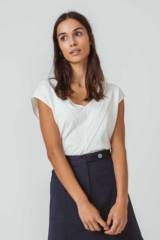 SKFK AMARITA Ärmelloses Oberteil mit V-Ausschnitt aus biologischer und recycelter Baumwolle (Women T-Shirt White)