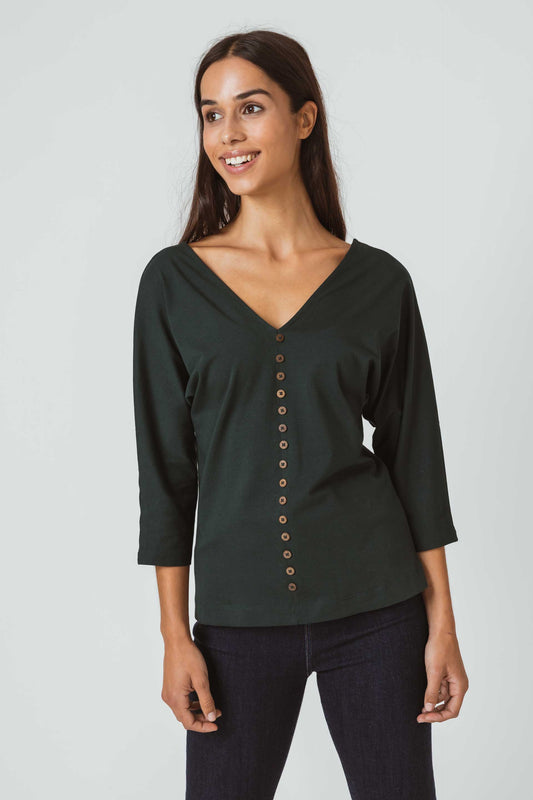 SKFK ARAZELI Kurzärmeliges Oberteil aus dehnbarer Bio-Baumwolle, mit V-Ausschnitt und schicken Knöpfen. Dunkelgrün. (Women T-Shirt Dark Green)